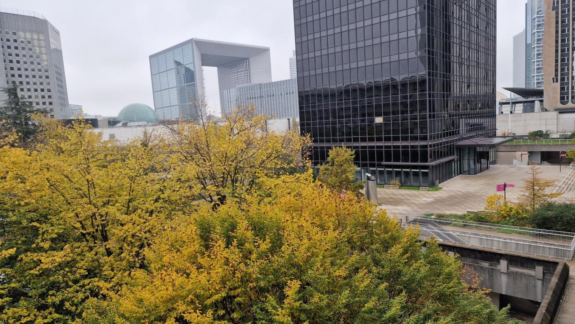 Paris La Defense Design Au Pied De La Gare Et Centre Commercial Westfield ピュトー エクステリア 写真